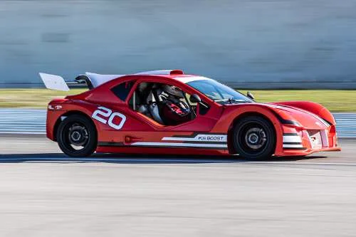 Fun Boost rouge numéro 20 en piste